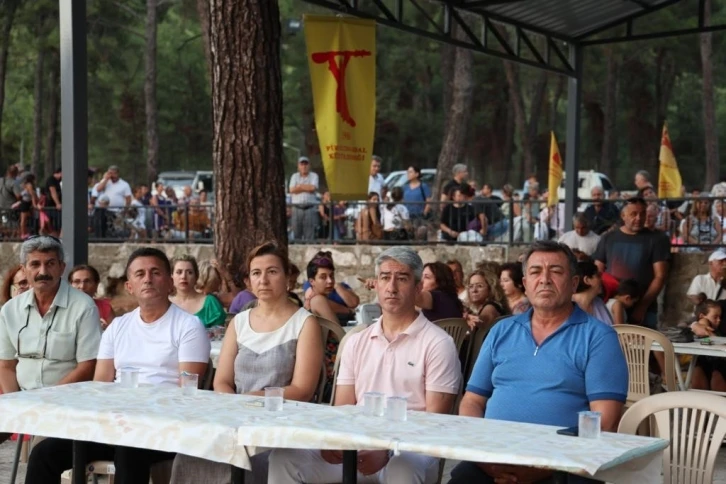 Başkan Oktay Aşure hayrına katıldı
