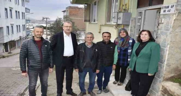 Başkan Özkan depremzede ailenin misafiri oldu, küçük kızlarının doğum gününü kutladı