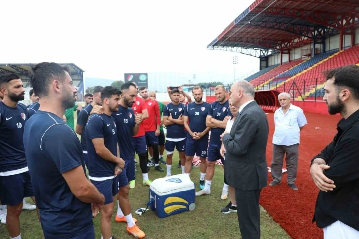 Başkan Özlü Düzcespor’un yeni stadını inceledi
