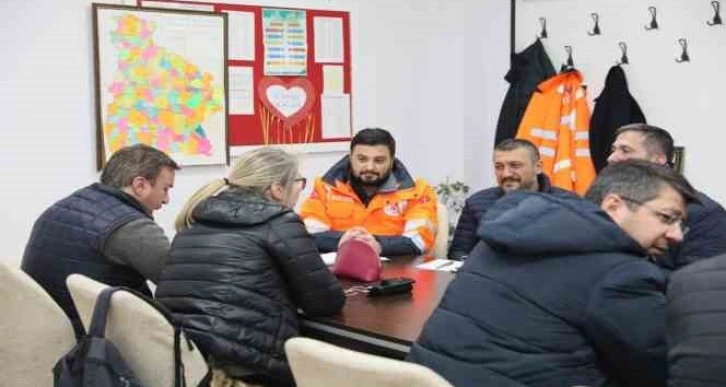 Başkan Öztekin deprem bölgesinde