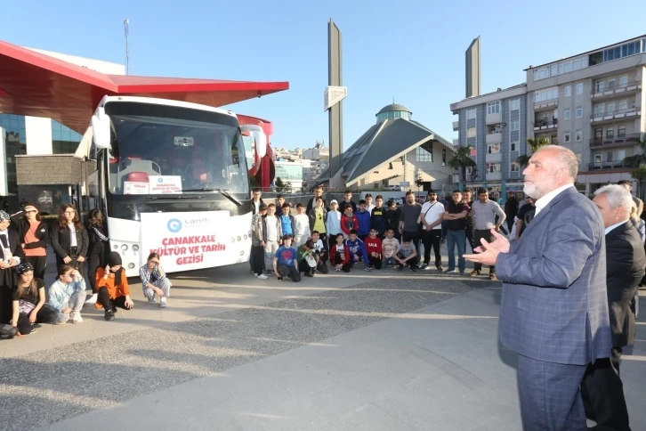 Başkan Sandıkçı öğrencileri Çanakkale’ye uğurladı
