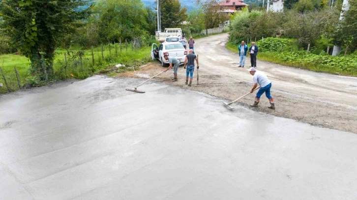 Başkan Tavlı: “Beton yol ağımız genişliyor”
