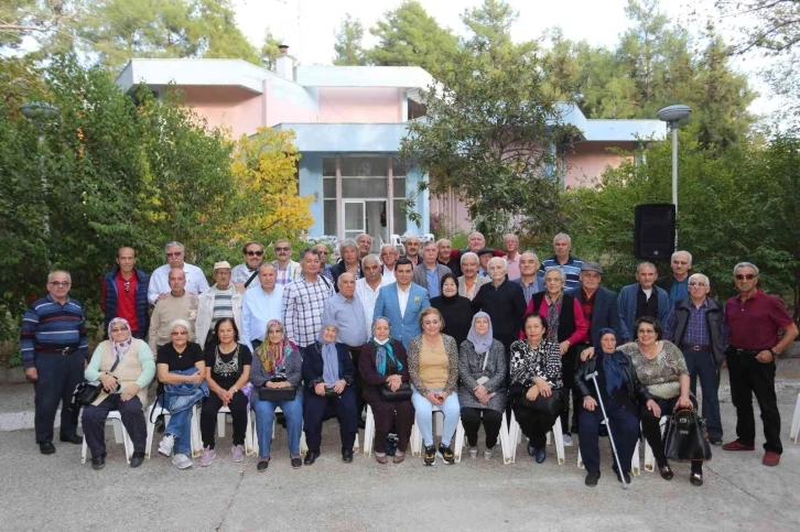 Başkan Tütüncü, Antalya Pil Fabrikası emektarlarıyla bir araya geldi
