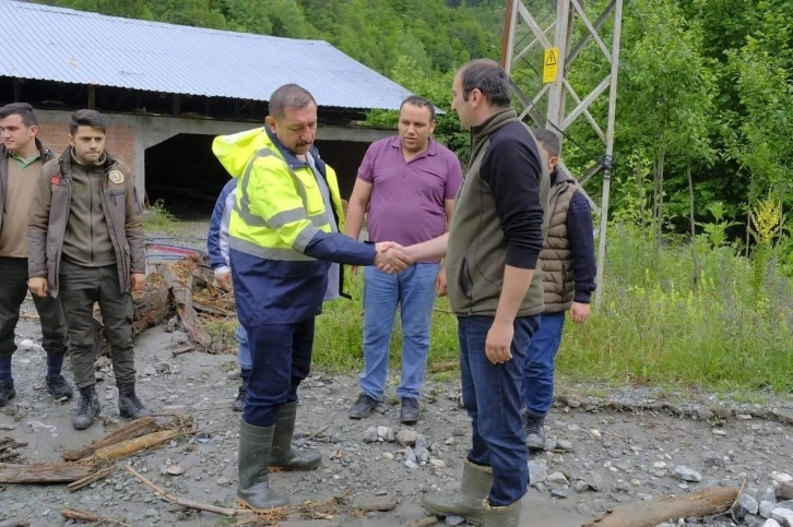 Başkan Vidinlioğlu, selin vurduğu bölgede incelemelerde bulundu
