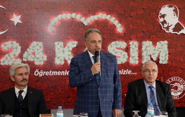 Başkan Yalçın: “100. yılın öğretmenlerini yürekten kutluyorum”
