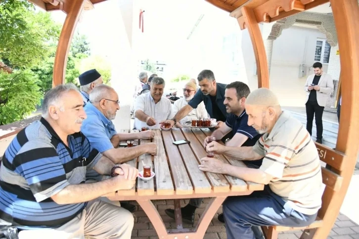 Başkan Yasin Özlü, vatandaşlarla bir araya geldi
