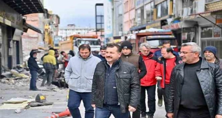 Başkan Yılmaz hem Malatya’da hem Balıkesir’de çalışıyor