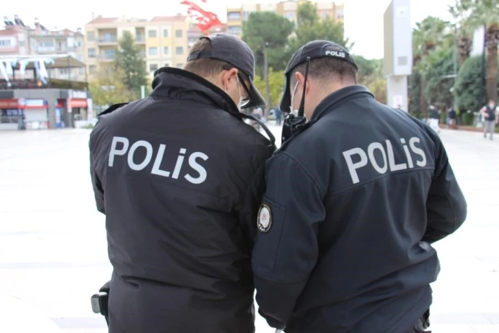 Başkasına ait kredi kartını kullanınca polis yakaladı
