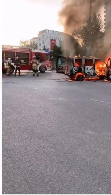 Başkent’te otomobil alev topuna döndü
