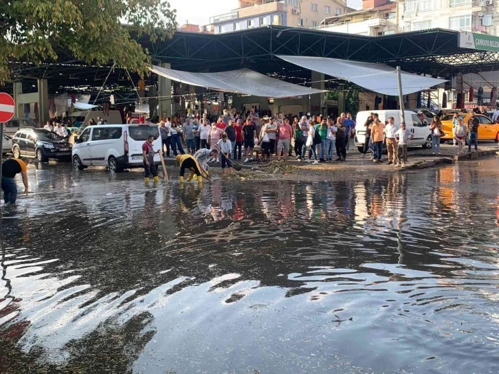 Başkent’te sağanak cadde ve sokakları göle çevirdi
