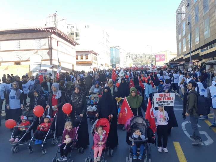 Başkent’te sivil toplum kuruluşlarından “Büyük Aile Yürüyüşü”
