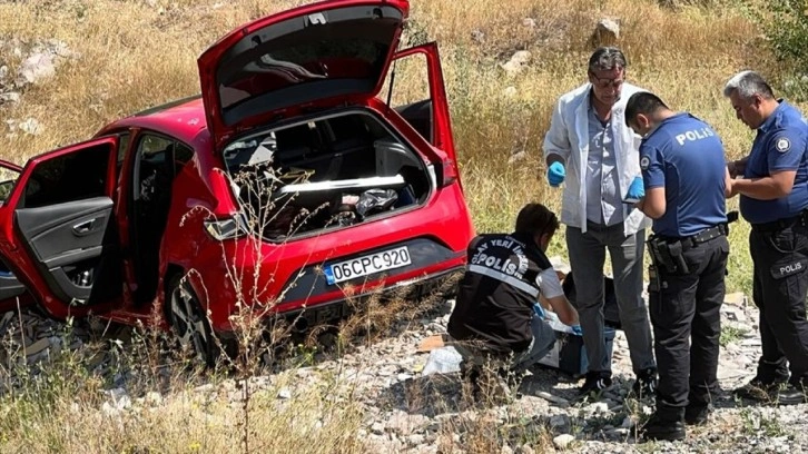 Başkentte 2 araca otomobille çarpıp kaçtı: Ölü ve yaralılar var