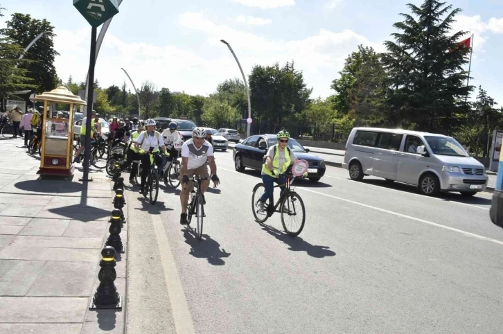 Başkentte pedallar koruyucu aileler için çevrildi
