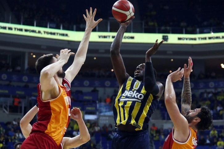 Basketbolda derbinin kazananı Fenerbahçe