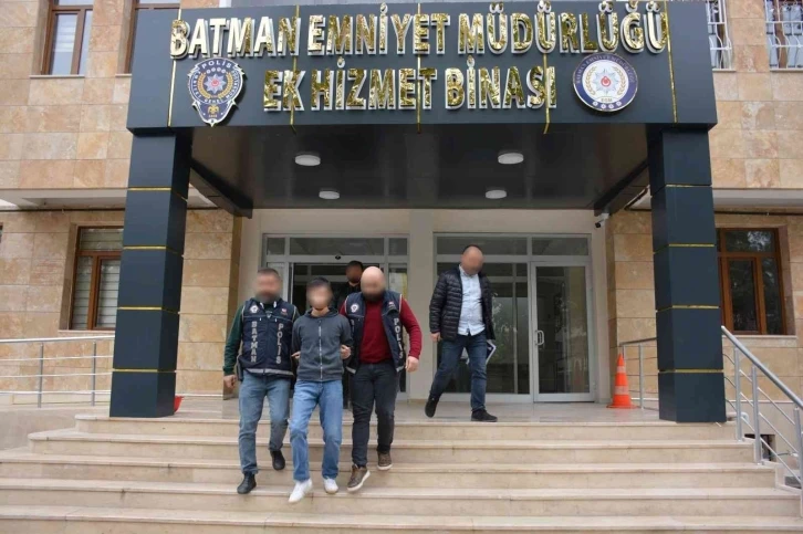 Batman’da el yapımı patlayıcıyla binaya 2 kes saldırı düzenleyen 2 kişi yakalandı
