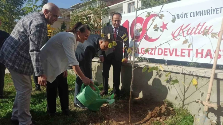 Battalgazi Devlet Hastanesi’nde 100. Yıl fidan dikimi gerçekleştirildi
