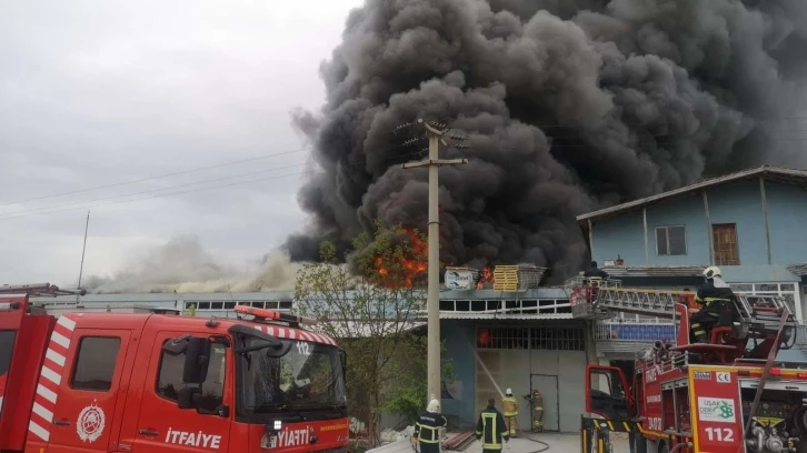 Battaniye üretimi yapan fabrika kullanılmaz hale geldi
