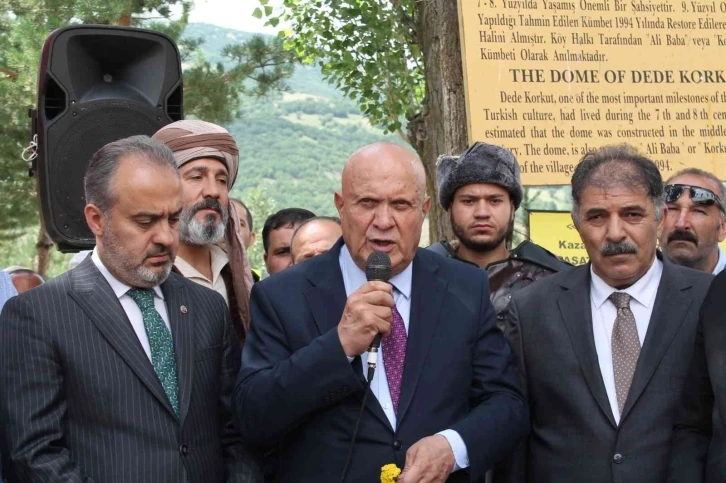 Bayburt Dede Korkut Uluslararası Kültür ve Sanat Şöleni renkli görüntülerle başladı
