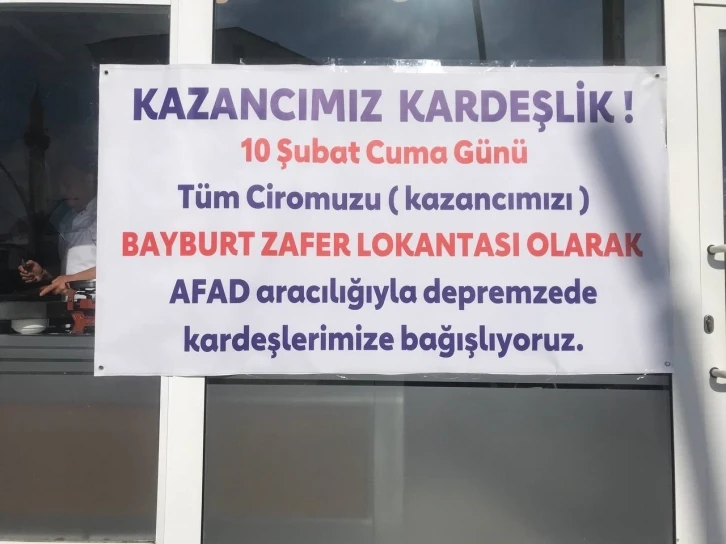 Bayburt esnafı depremzedeler için işyerlerinde çalışıyor günlük kazançları deprem bölgesine bağışlanacak
