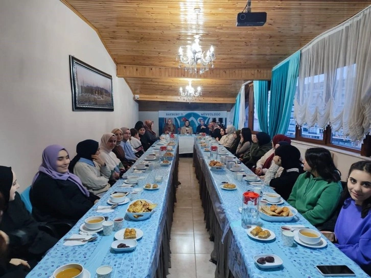 Bayburt Müftülüğünden KYK Yurtlarında Kalan Öğrencilere İftar Yemeği