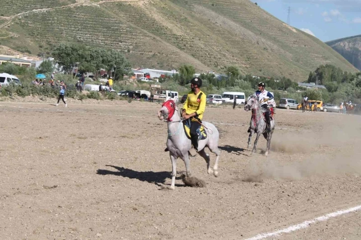 Bayburt’ta düşe kalka cirit
