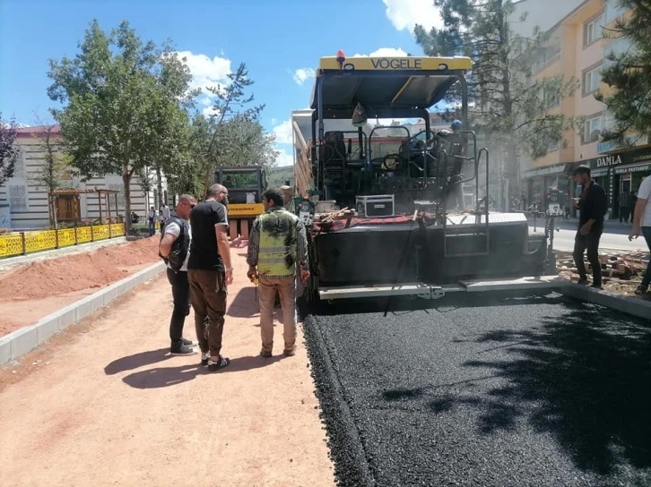 Bayburt’ta eski yol ve kaldırımlar yenileniyor
