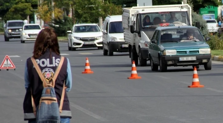 Bayburt’ta trafiğe kayıtlı araç sayısı 17 bin 422 oldu
