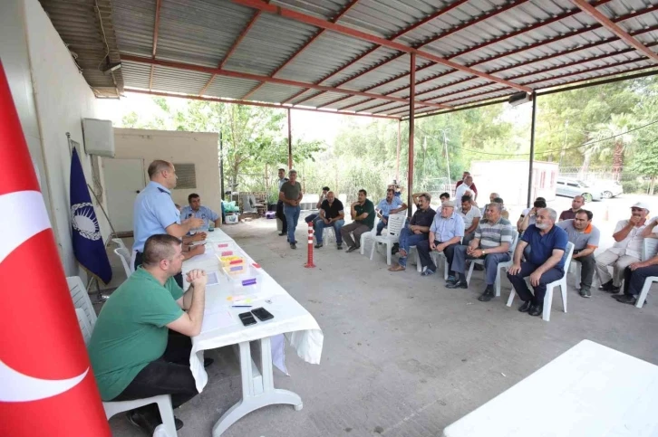 Bayraklı’da kurban satış yerleri için kura çekildi
