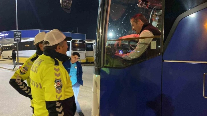 Bayram Tatilinde İnegöl Şehirlerarası Otobüs Terminali'nde Yoğunluk