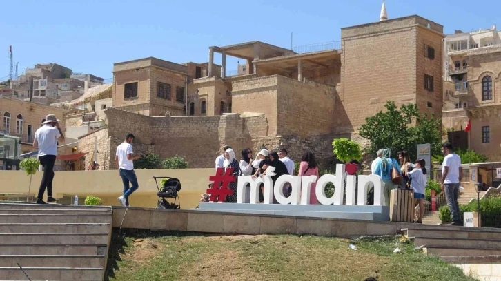 Bayram tatilinde turistler Mardin’e akın etti
