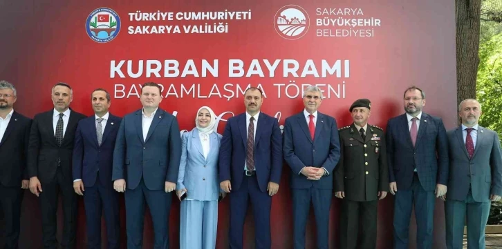 Bayramlaşma geleneği bu yıl da değişmedi
