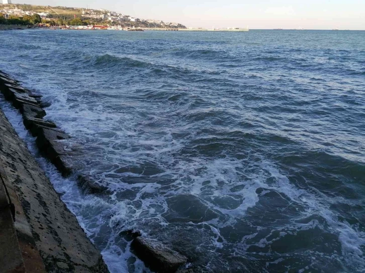 Beklenen fırtına Tekirdağ kıyılarında etkisini gösteriyor
