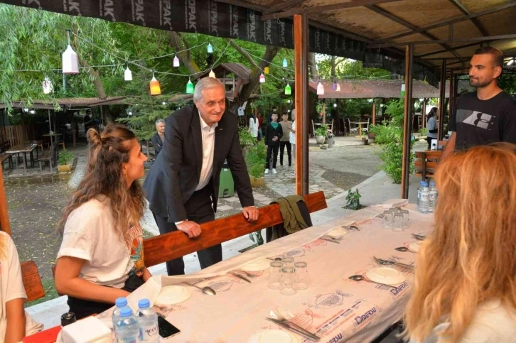 Belediye Başkanı Mehmet Talat Bakkalcıoğlu genç sporculara yeni sezonda başarılar diledi
