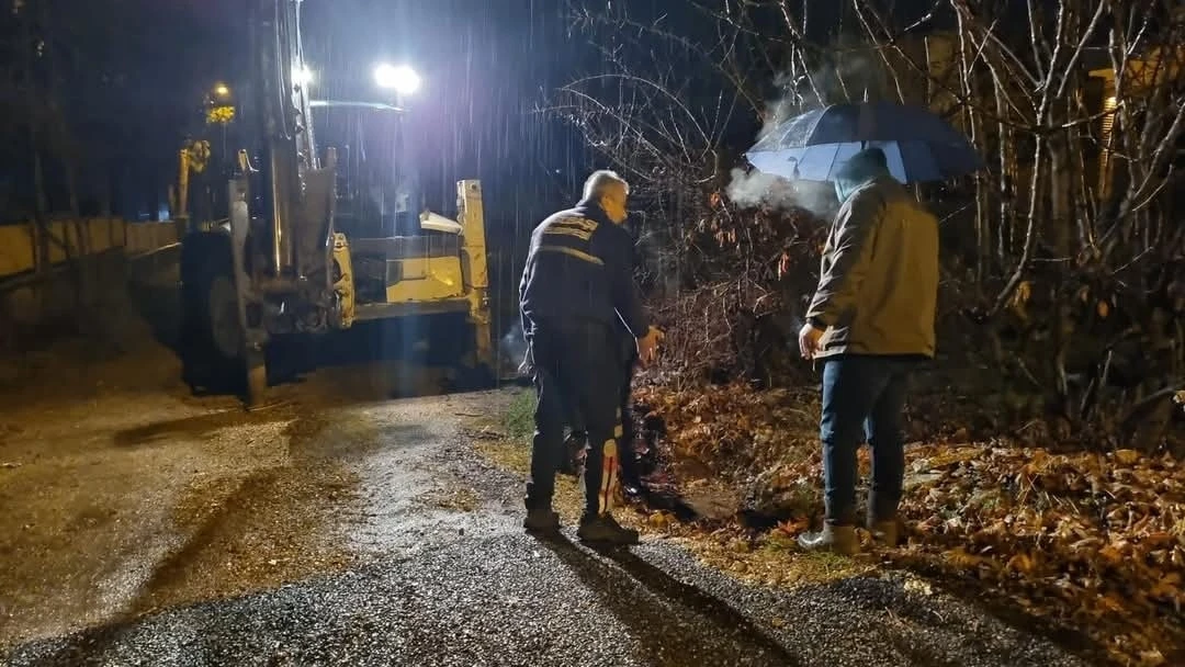 Belediye ekipleri su baskınlarına karşı hazır bekliyor
