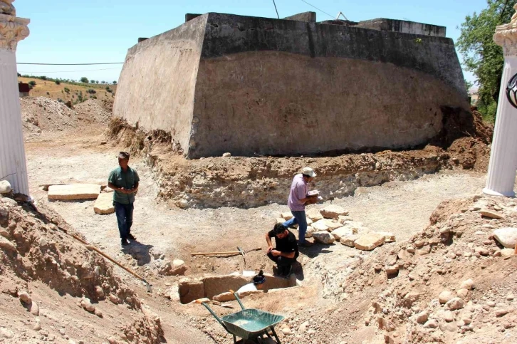 Belediyenin başvurusuyla yapılan kazılarda Roma Dönemi’ne ait mezarlar bulundu
