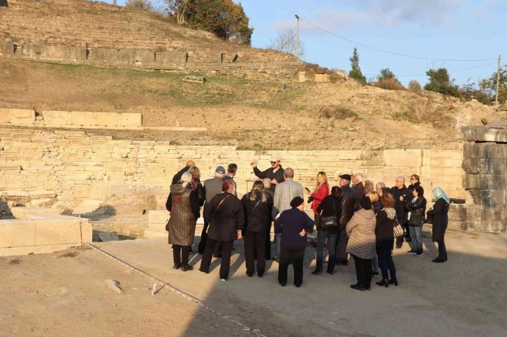 Belediyenin projelerini yerinde incelediler
