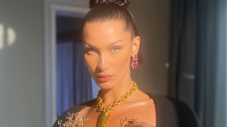 Bella Hadid'den namaz açıklaması