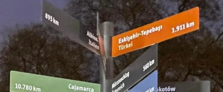 Berlin’de dikkat çeken Eskişehir tabelası
