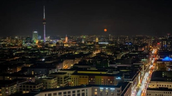 Berlin'de enerji tasarrufu için 200 yapı gece ışıklandırılmayacak