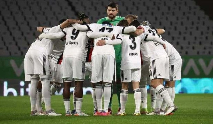 Beşiktaş kan kaybetmeye devam ediyor