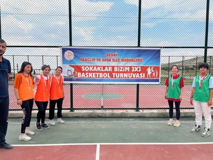 Besni’de Sokaklar Bizim 3x3 Basketbol Turnuvası düzenlendi
