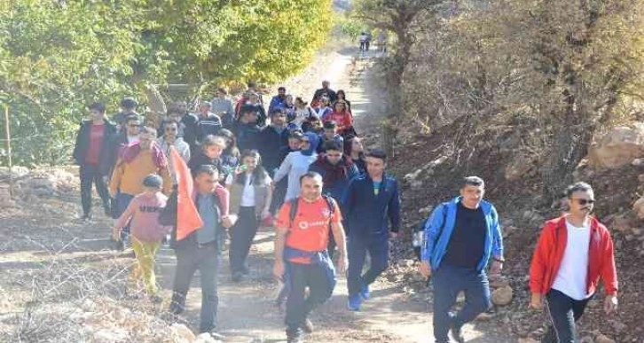 Besni’de doğa yürüyüşü gerçekleştirildi