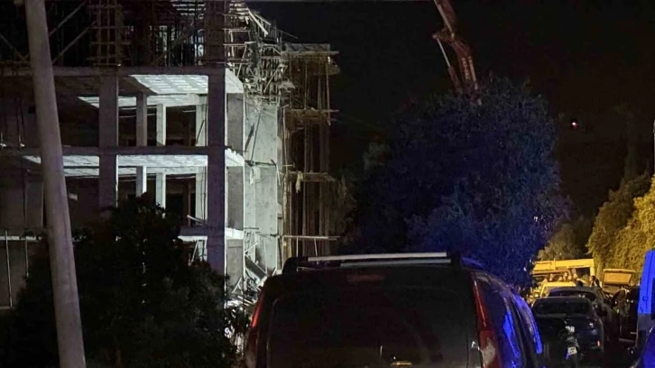 Beton dökerken 4’üncü kattan düşen inşaat işçisi ağır yaralandı
