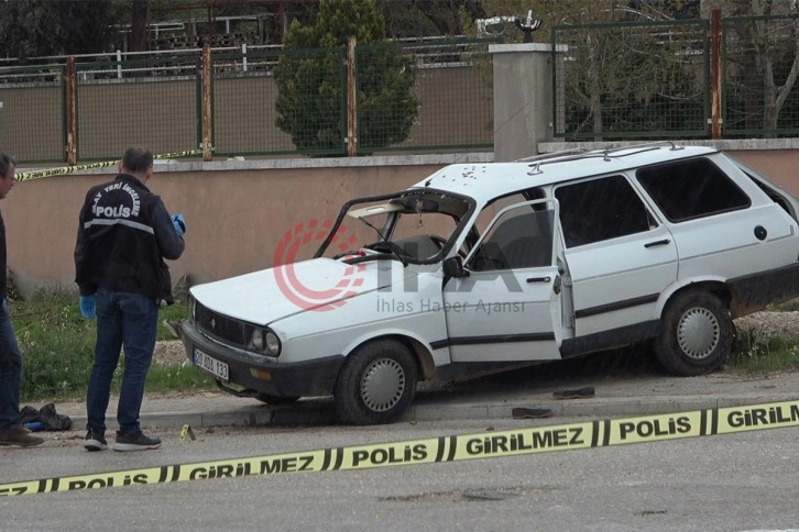 Beton mikseri otomobile çarptı; Anne öldü, oğlu yaralandı