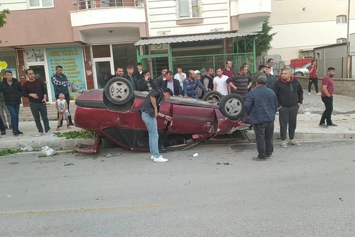 Beton mikseri ve otomobil çarpıştı: 7 yaralı