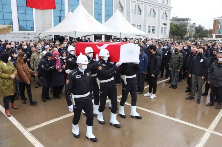 Beyin tümörüne yenik düşen polise veda
