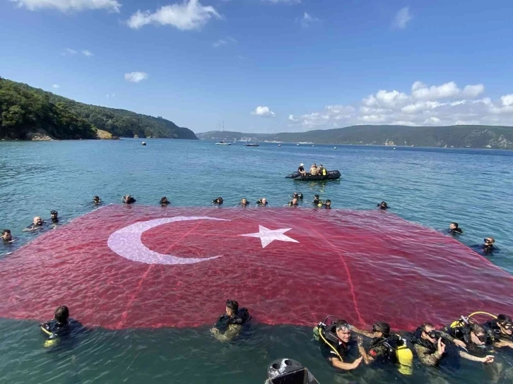 Beykoz’da engelliler ve SAT komandolarından 100. Yıl dalışı
