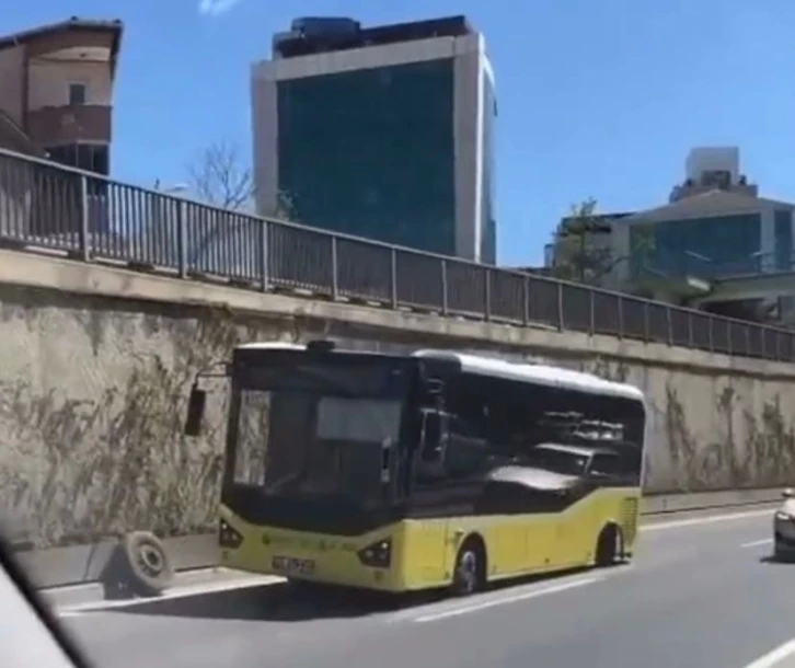 Beykoz’da kaza yapan İETT otobüsünün lastiği yola savruldu
