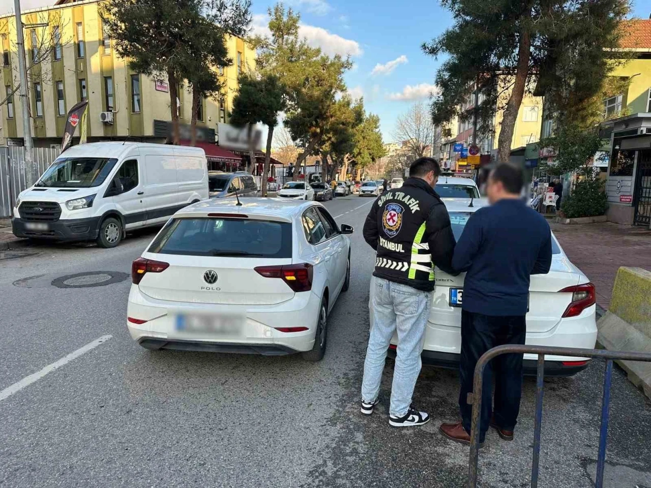 Beykoz’da trafiği tehlikeye düşüren 2 sürücü yakalandı
