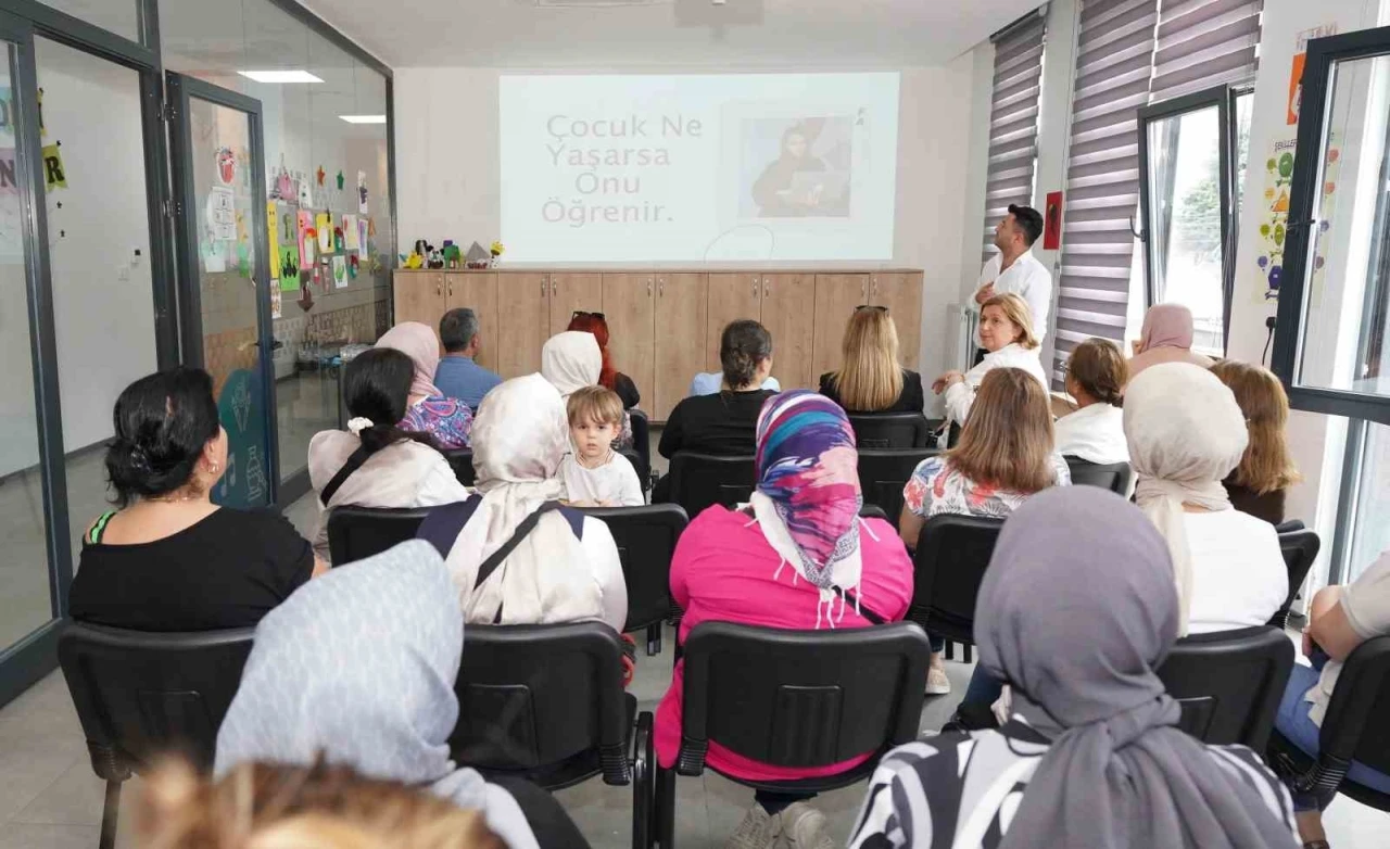 Beylikdüzü Belediyesi’nden ‘Mükemmeliyetçi Anne Baba Tutumları’ semineri
